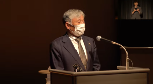 はじまりのあいさつをする永見市長。