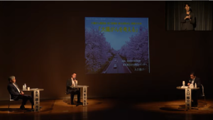 第2部のトークショーの様子(右から入口氏、山崎市、永見市長)。