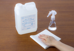 寄贈いただいたおしぼり用抗ウイルス・抗菌水溶液。