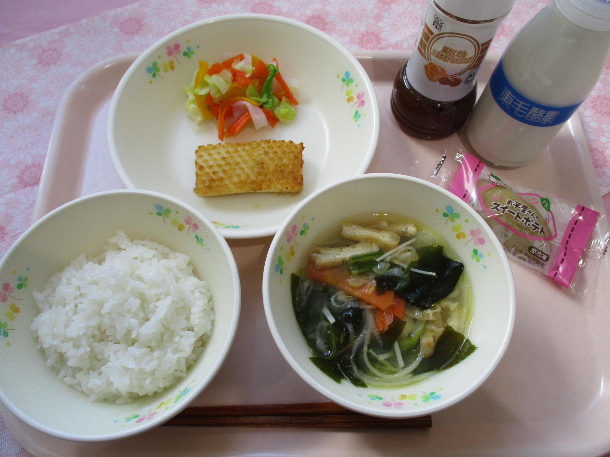 (写真)4日のこんだて