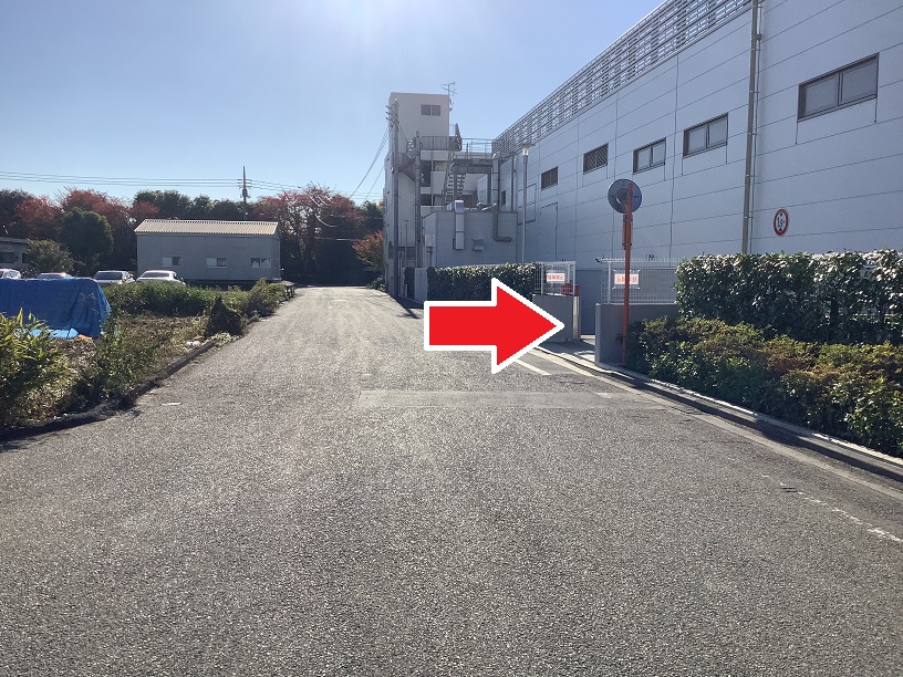 地下駐車場入口北側