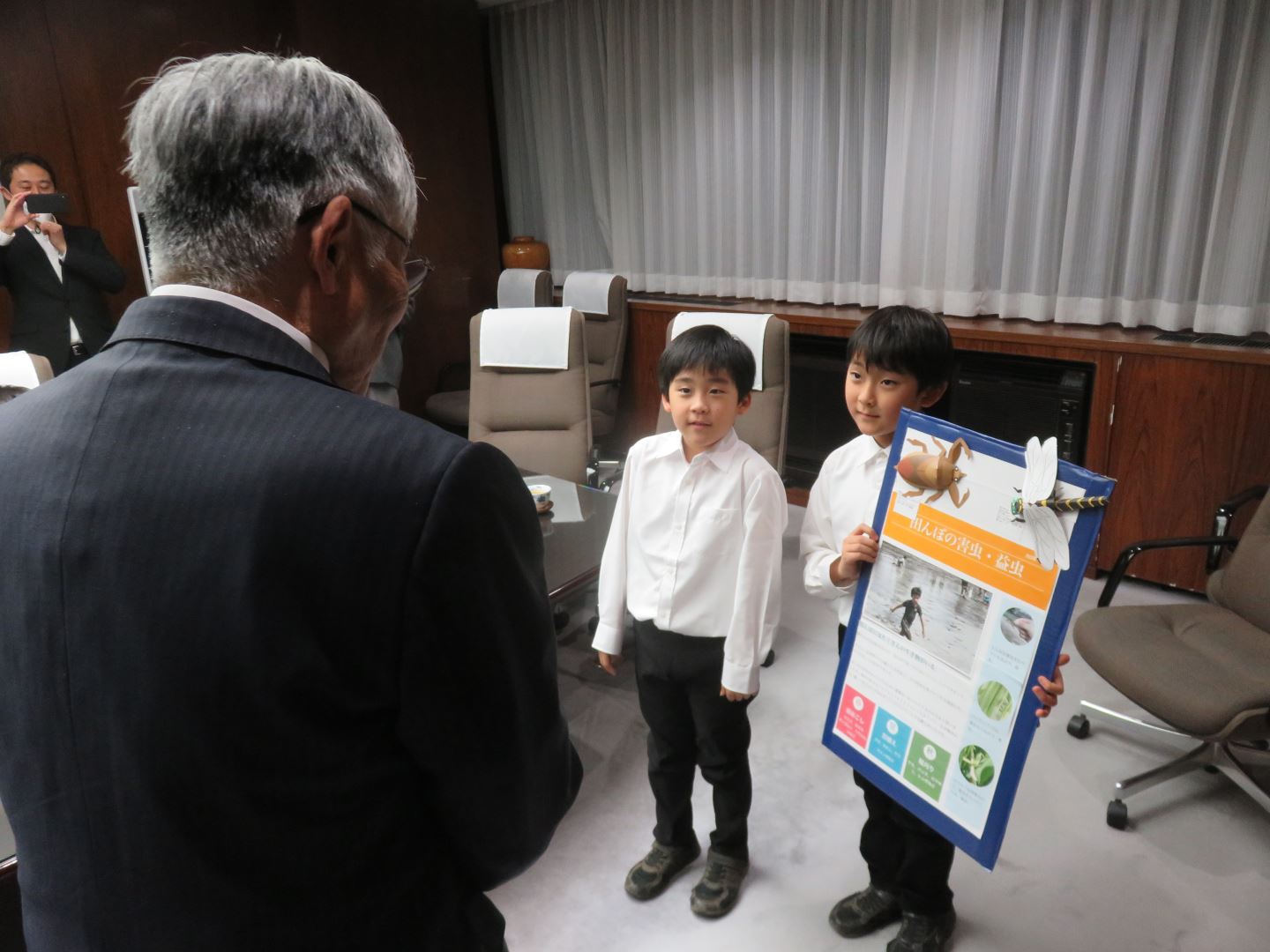お米に関する発表をする子どもたち。