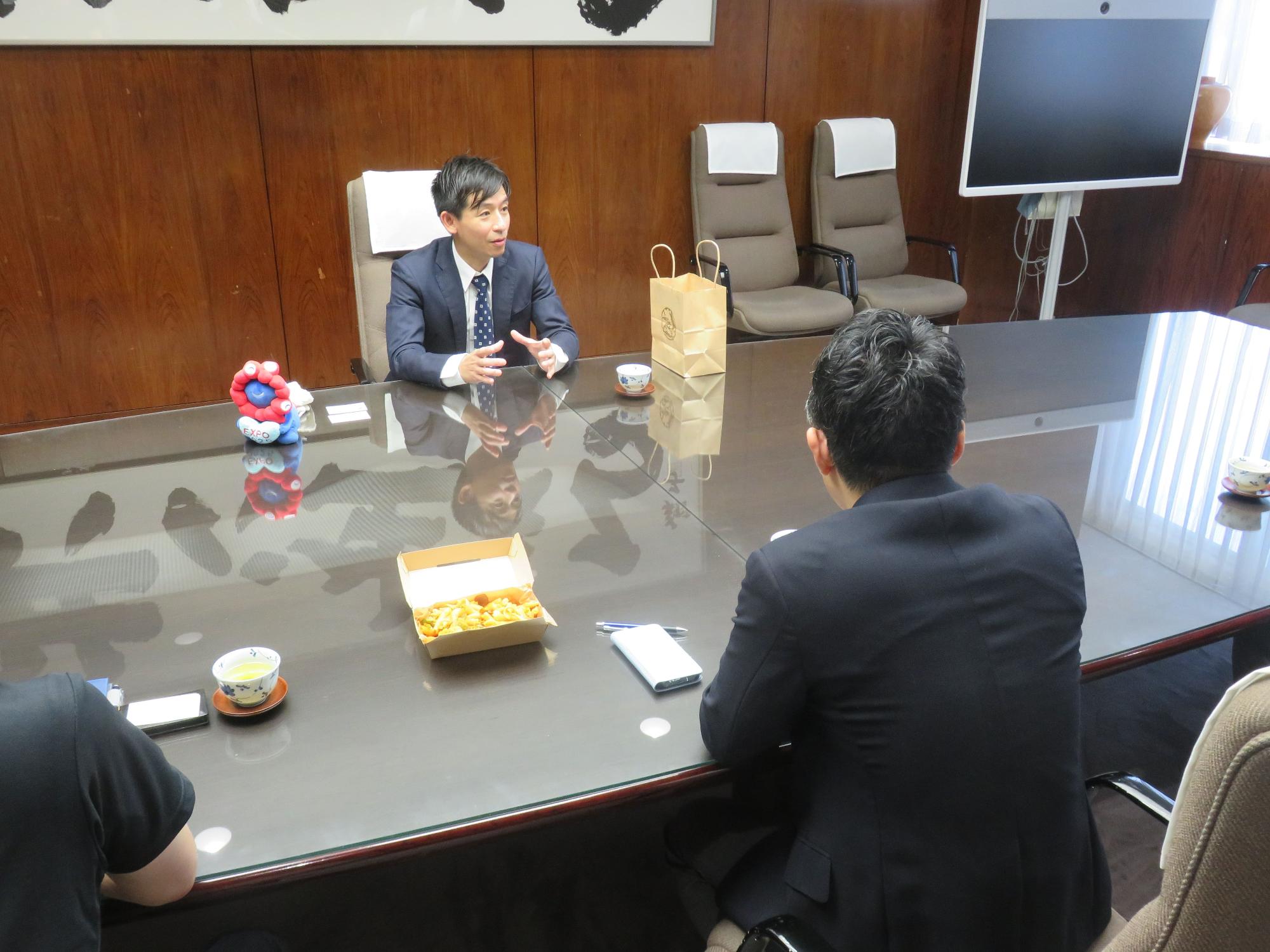 川上シェフと懇談の様子