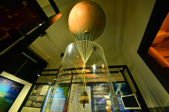 風船爆弾模型(明治大学平和教育登戸研究所資料館提供)
