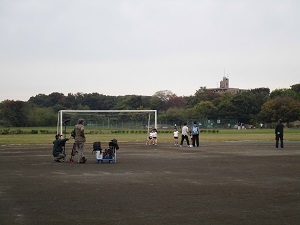 ロケ風景写真河川敷公園