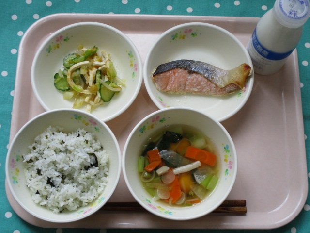 (写真)4日のこんだて